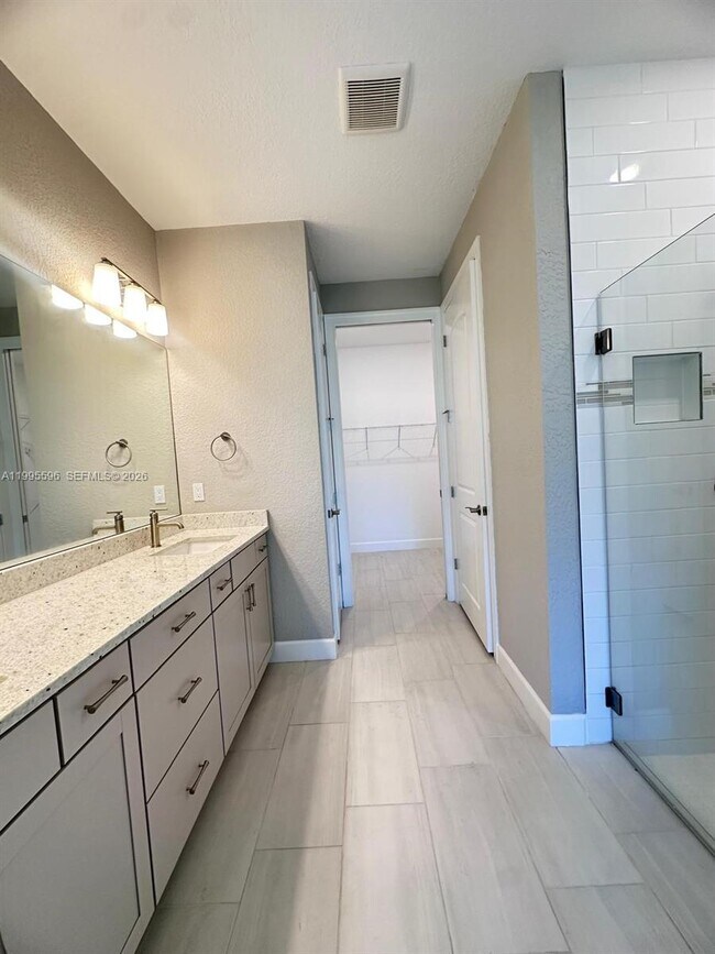 Building Photo - 4016 Basket Oak Cir