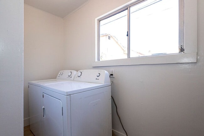 Building Photo - Charming 2BR Back House Near Downtown LA & Dodger Stadium