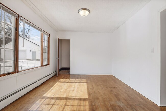 Building Photo - 1119 Matilda St