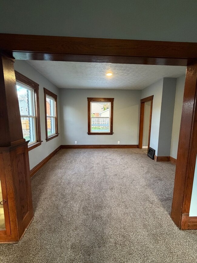 Building Photo - Spacious Akron Home – Lease to Purchase or Vouchers Only | Open House Feb 8