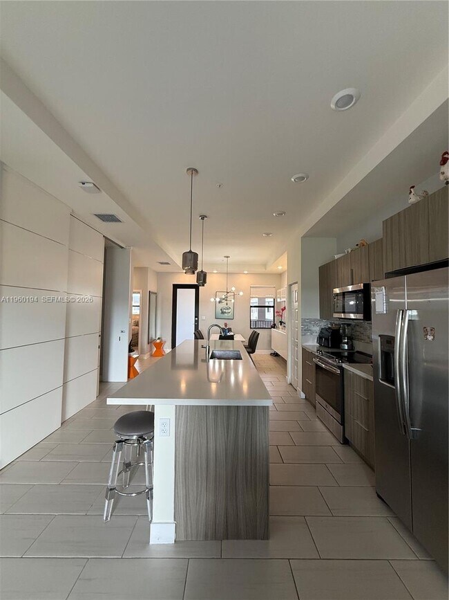 Building Photo - 7815 NW 104th Ave