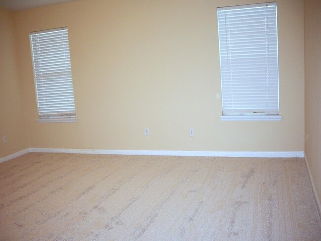 Building Photo - 1043 Winter Ln