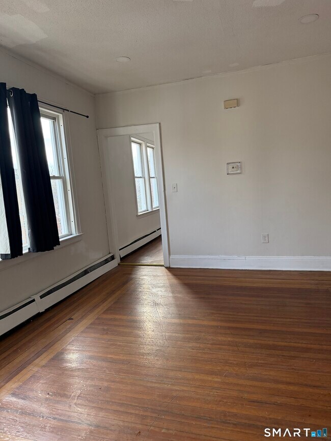 Building Photo - 502 Edgewood St