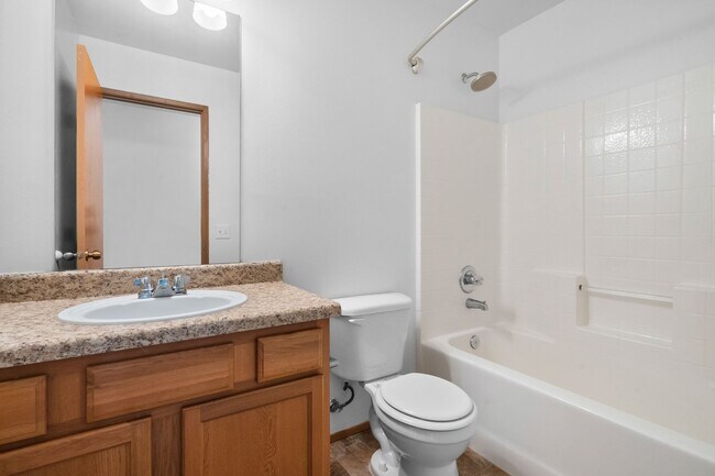 Building Photo - Spacious 5-Bedroom Home in Prime Yelm Loca...
