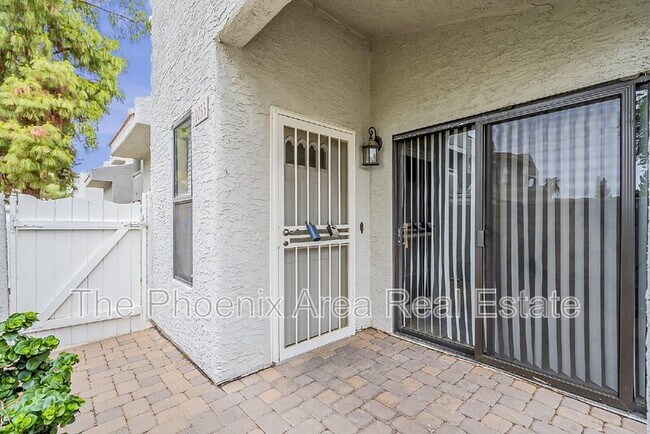 Building Photo - 850 S River Dr