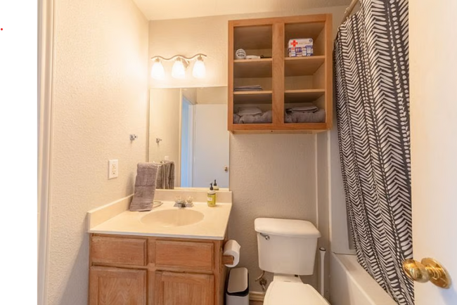 Building Photo - 5705 Greengate Dr