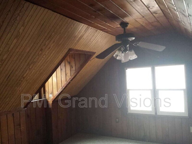 Building Photo - 328 E Kellar Ln