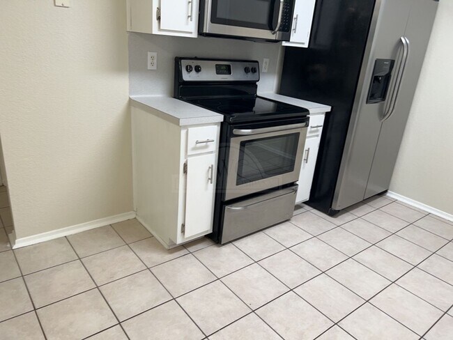 Building Photo - 4608 Fieldstone, Killeen
