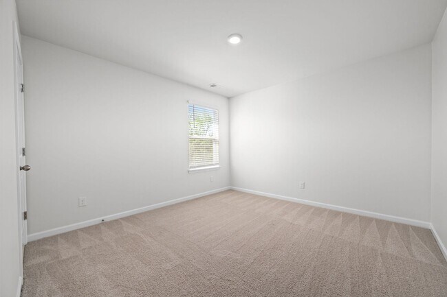 Building Photo - 1011 Alta Vis Ln