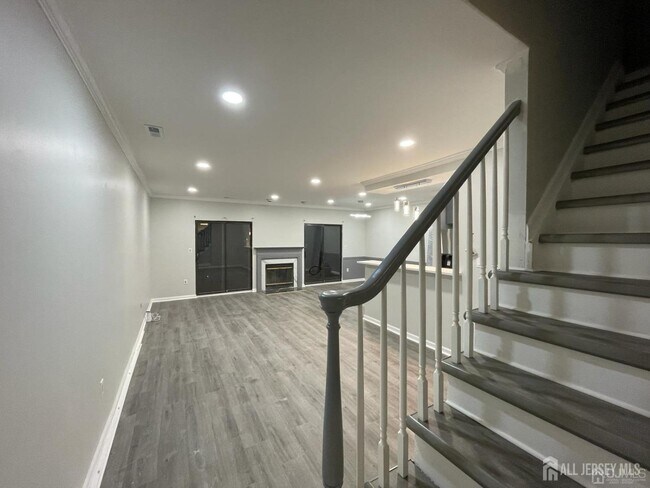 Building Photo - 42 Ashford Dr