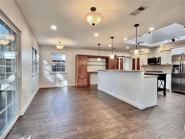 Building Photo - 15621 Terrace Lawn Cir