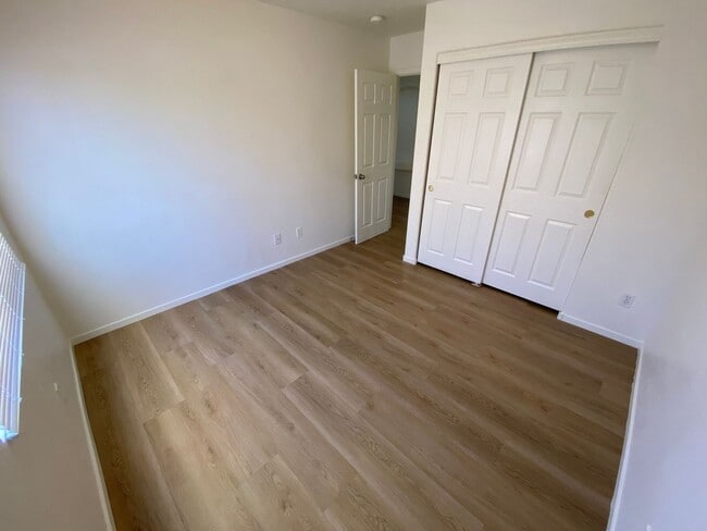 Building Photo - Great 4 bed/2.5 bath home located in the Southern area