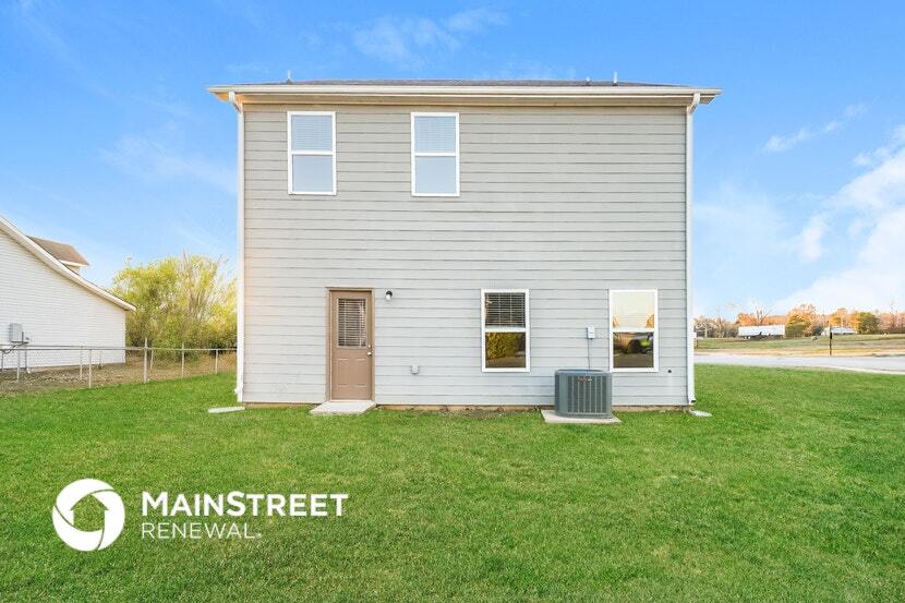 Building Photo - 1001 Pilgrim Ln