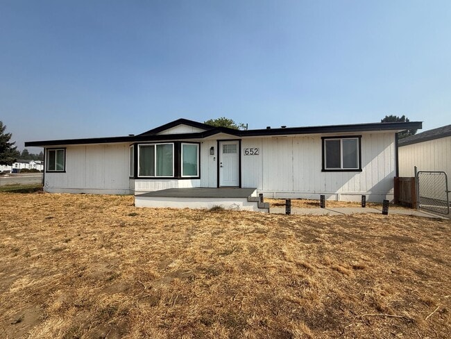 Primary Photo - Now renting 3 bedroom House