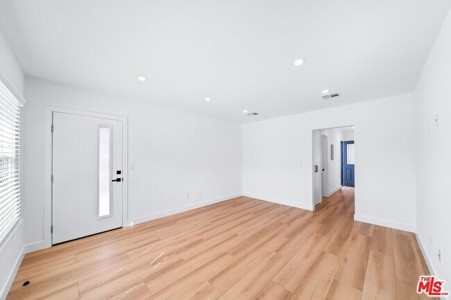 Building Photo - 1258 Mariposa St