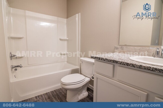 Building Photo - 2118 Langford Ave