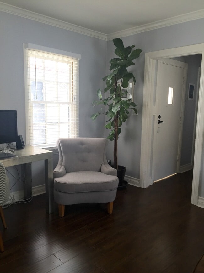 Building Photo - 9060 Carson St