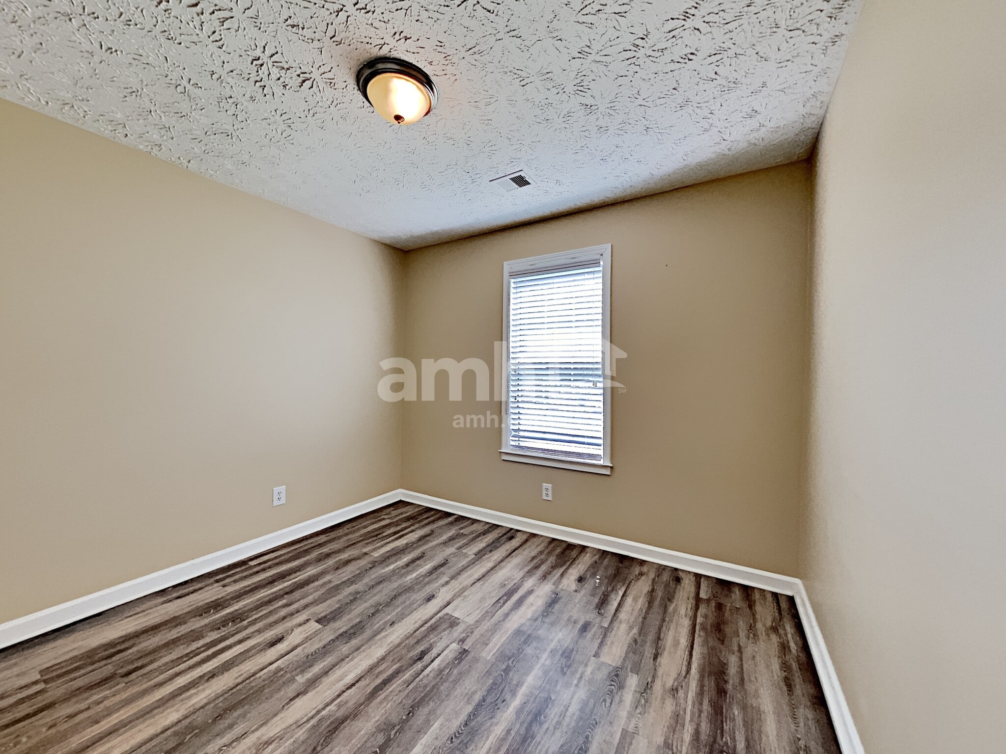 Building Photo - 2510 Baysridge Dr NW