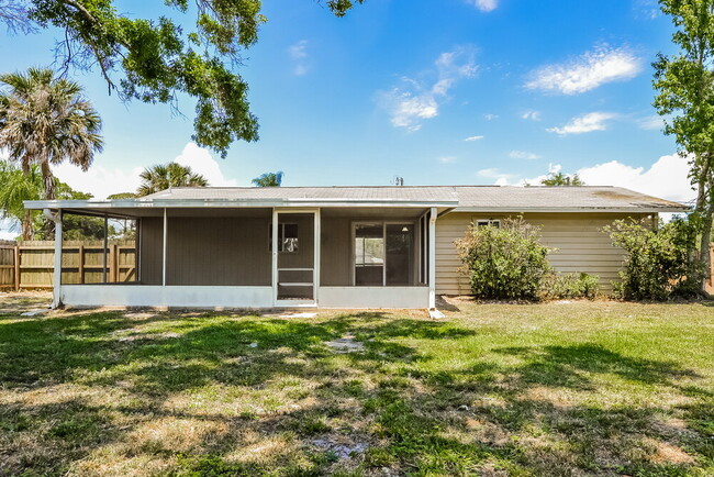 Building Photo - 4317 Alamosa St