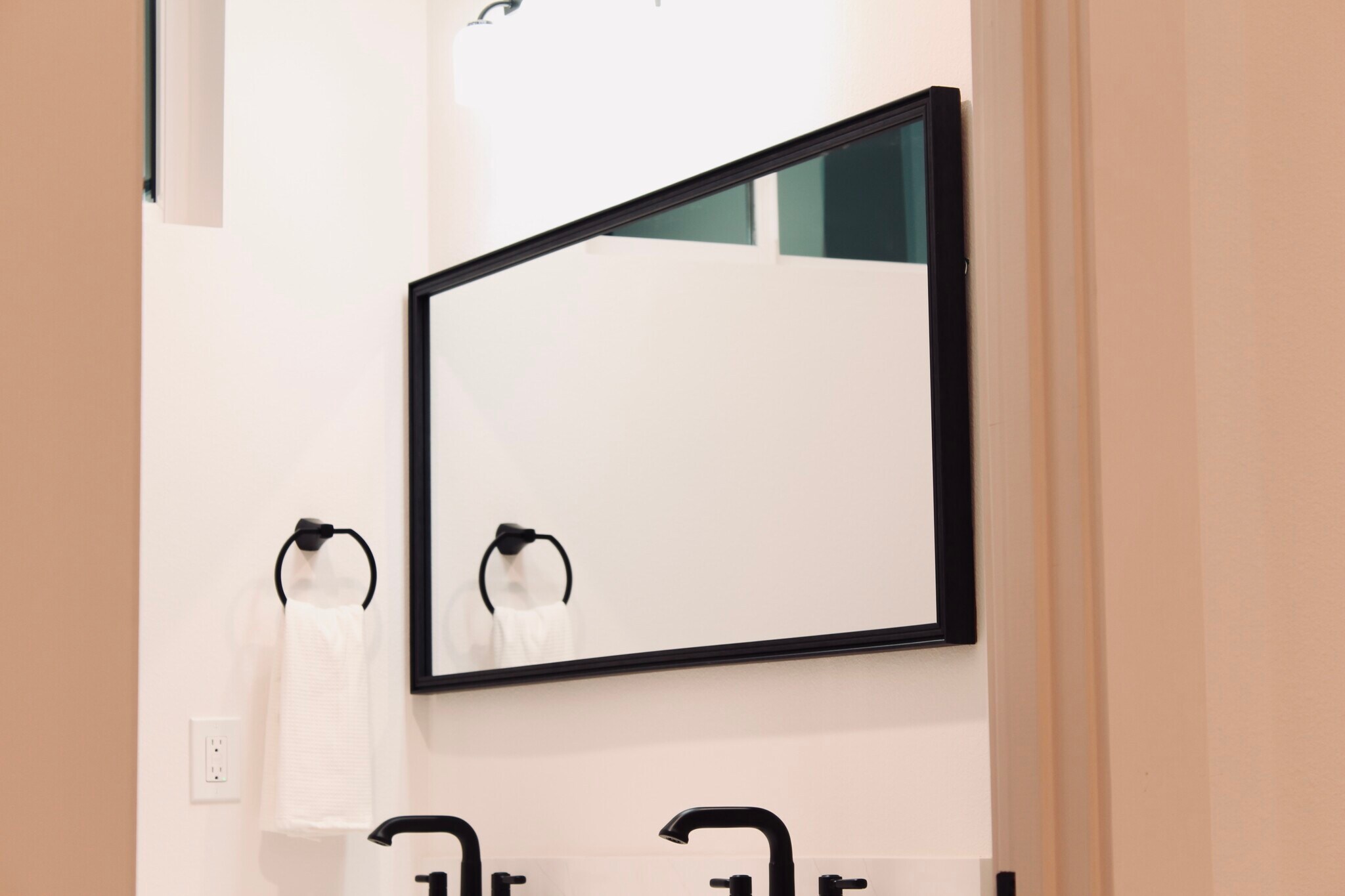 Building Photo - 12204 Hairston Cir