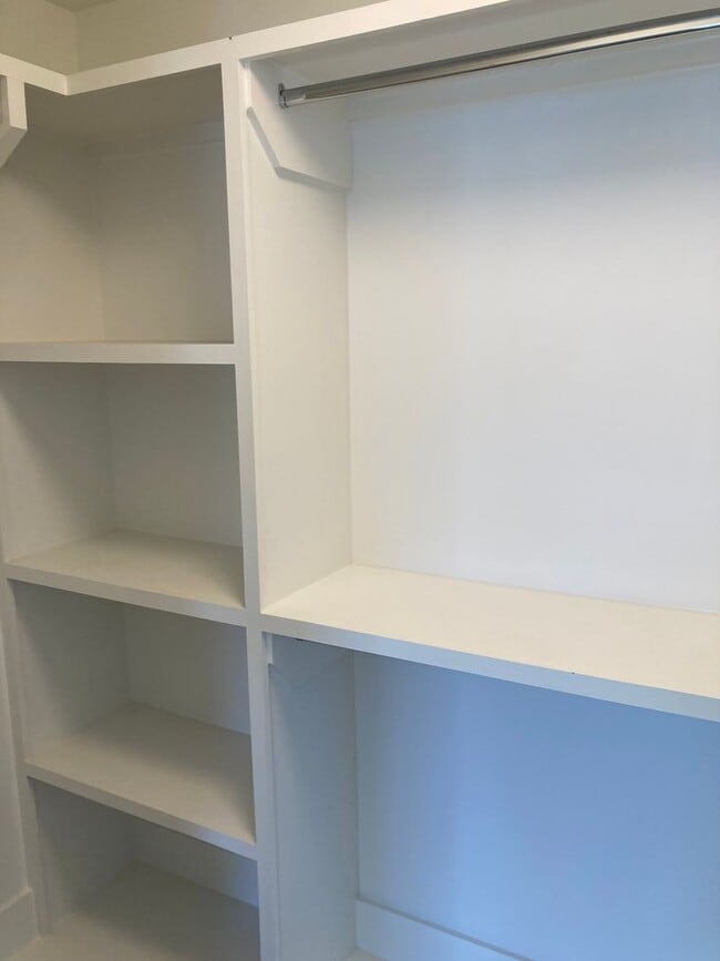 Building Photo - 3 bedroom, 3.5 bath, Spacious & Open Floor Plans