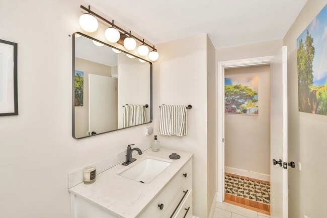 Building Photo - 15 Union Ave