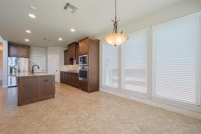 Building Photo - 27906 Colonial Point Dr