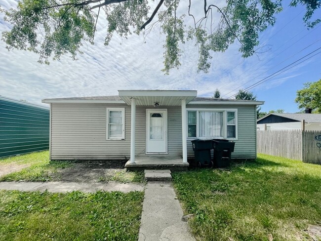 Primary Photo - 4 Bed 2 Bath