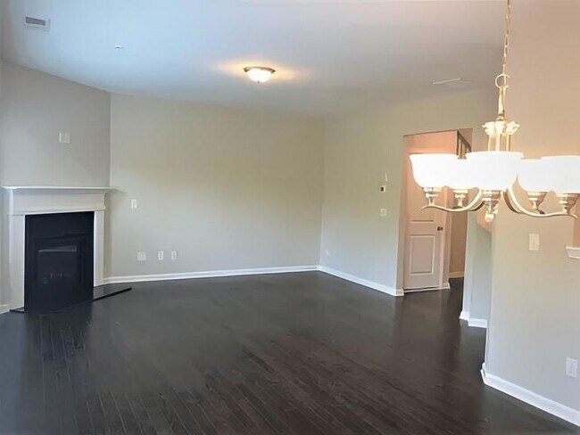 Building Photo - 1327 Elderwood Way