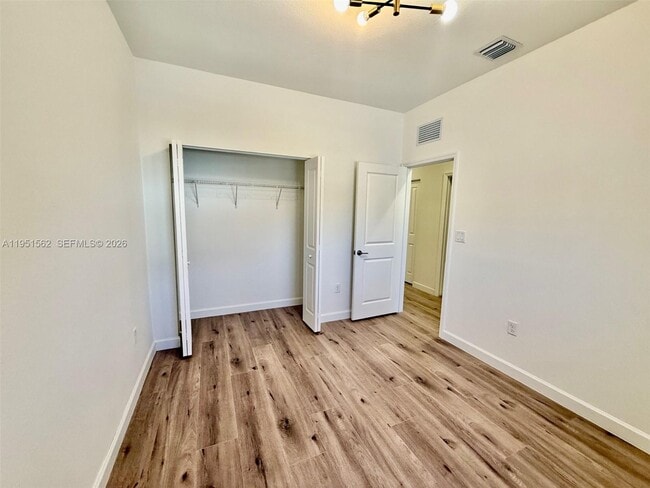 Building Photo - 2767 SE 25th Ave