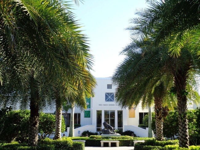 Building Photo - 1903 Robalo Dr