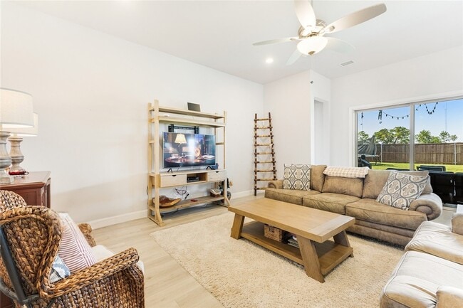 Building Photo - 209 Chesapeake Dr