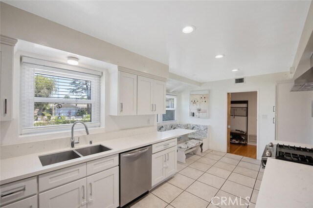 Building Photo - 23818 Oxnard St