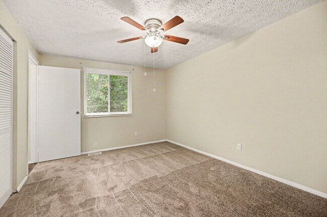 Building Photo - 1380 Muirfield Dr