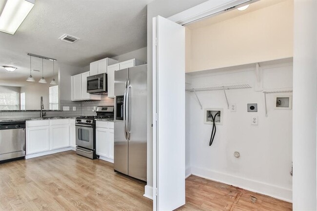 Building Photo - 6219 Spruce Bough Ct