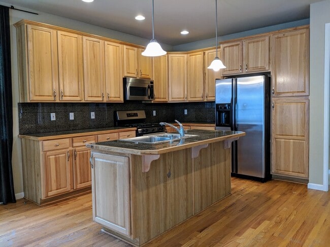 Building Photo - Beautiful 3 Bed 2.5 Bath 2 Story in Kirkland