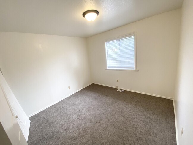 Building Photo - 648 N 1050 W