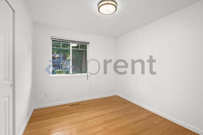 Building Photo - 10733 126th Pl NE