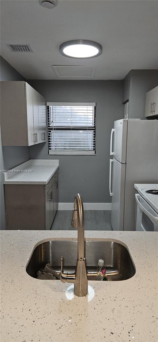 Building Photo - $3,300MONTHLY;862 NE 209TH ST #206 MIAMI, ...