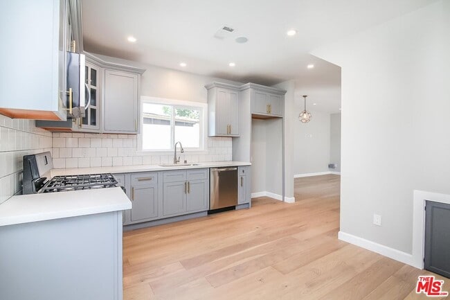 Building Photo - 1239 S Highland Ave