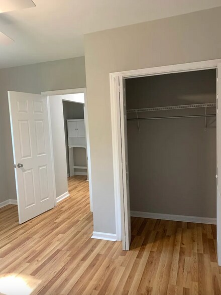 Building Photo - 864 Shadowridge Dr SE