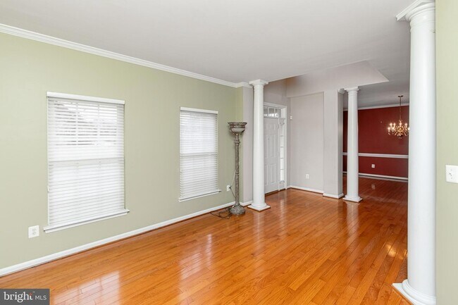 Building Photo - 6239 Willowfield Way