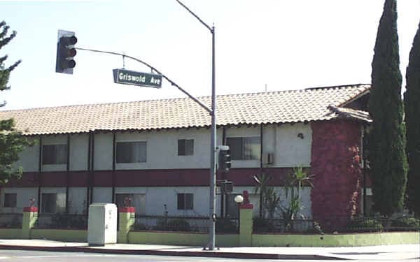 Building Photo - Glen Oaks Apartments