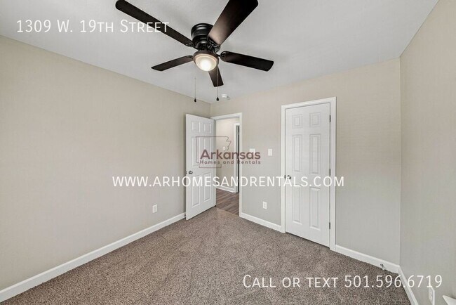 Building Photo - 1309 W 19th St