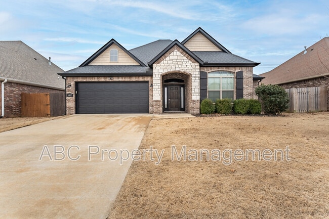Primary Photo - 3407 SW Mistletoe Ave