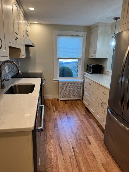 Building Photo - 42 Washington Rd