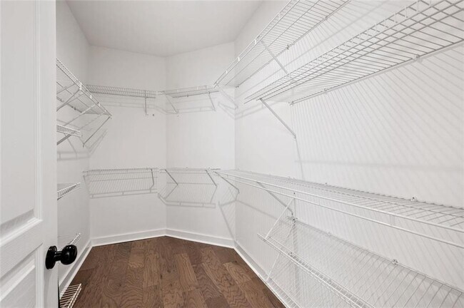 Building Photo - 4090 Prince Charles Dr