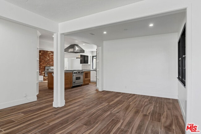 Building Photo - 5266 Veronica St