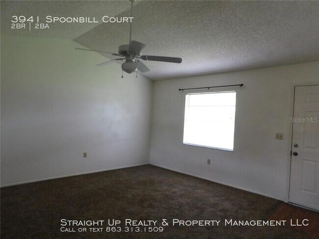 Building Photo - Move in ready 2 bedroom/1.5 bath Duplex
