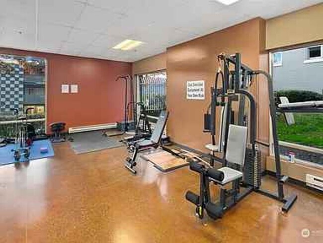 Building Photo - 1 bedroom, 1 bathroom Condo with City View!